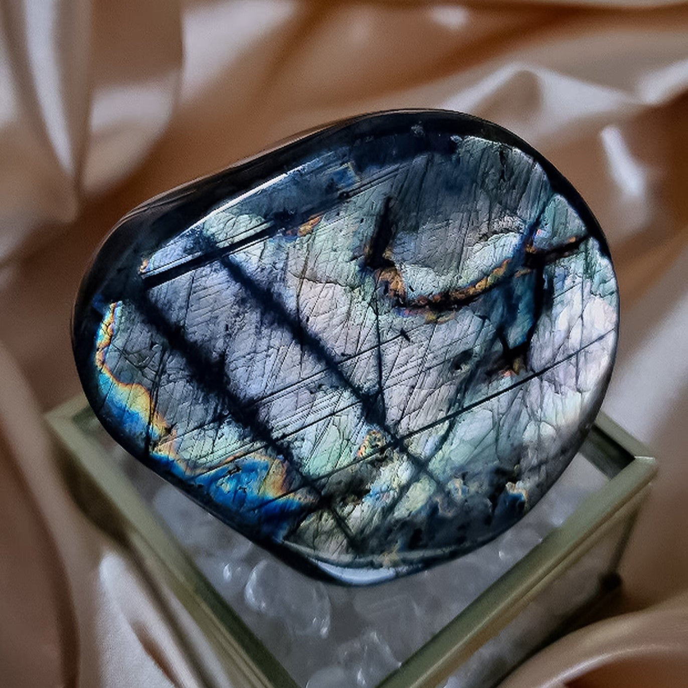 Regenbogen Labradorit Freiform