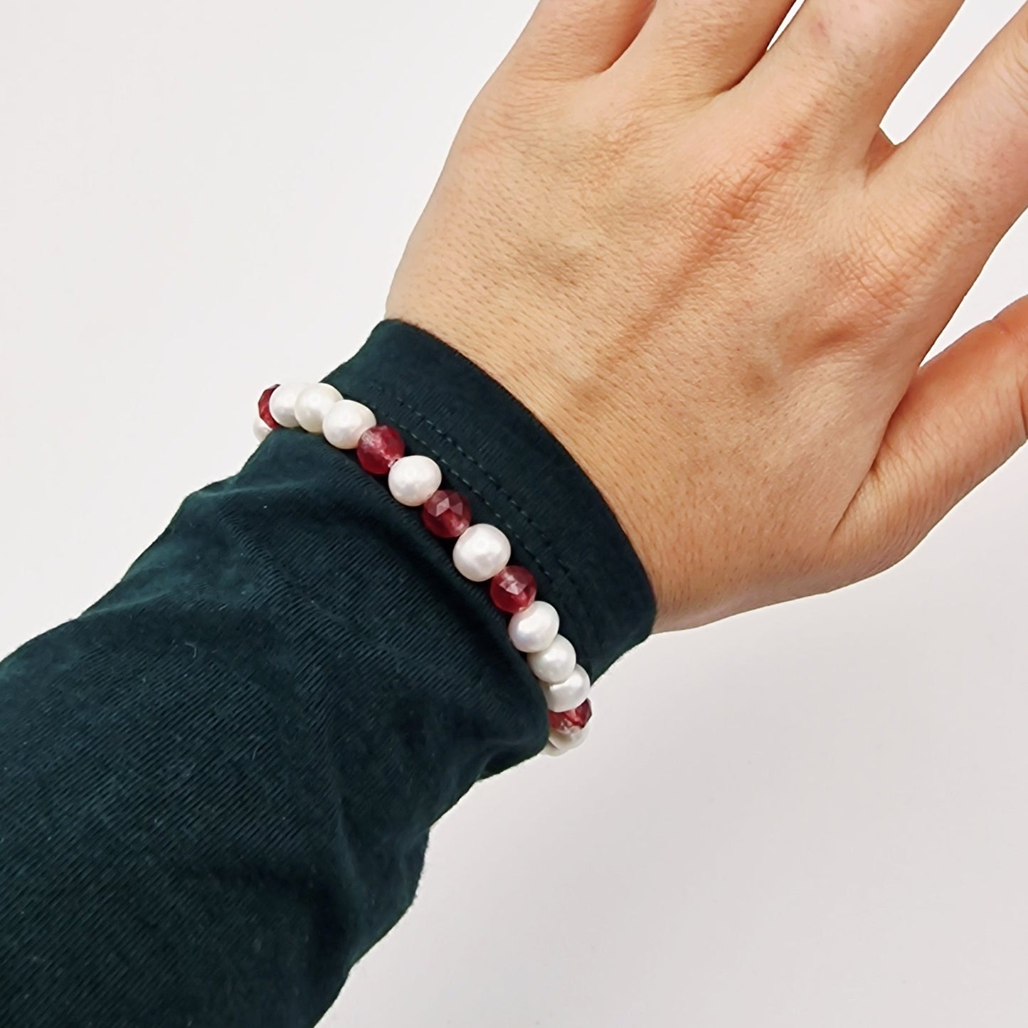 Red Serenity Armband